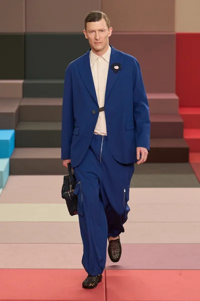 Look 5